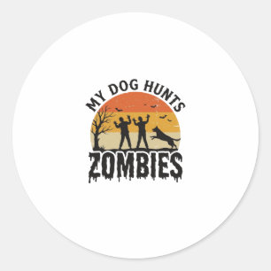 Mein Hund jagt Zombies Vintage Halloween Hund Art_ Runder Aufkleber