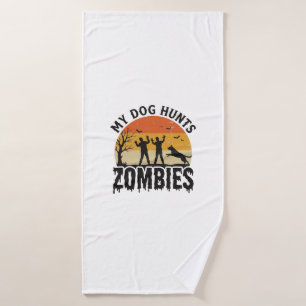 Mein Hund jagt Zombies Vintage Halloween Hund Kuns Badehandtuch