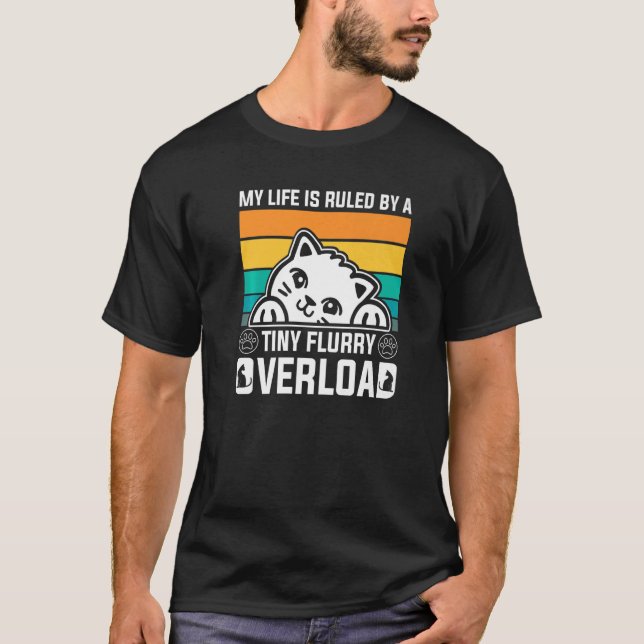 Mein Leben wird von einer winzigen, rasen Überlast T-Shirt (Vorderseite)
