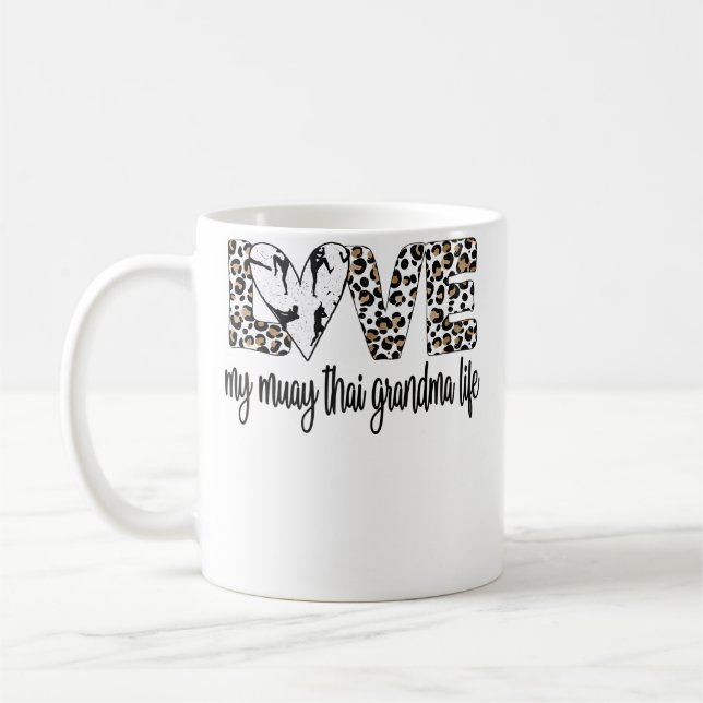 Mein Muay-Thai-Oma-Leben Muay-Thai-Großmutter Kaffeetasse (Links)