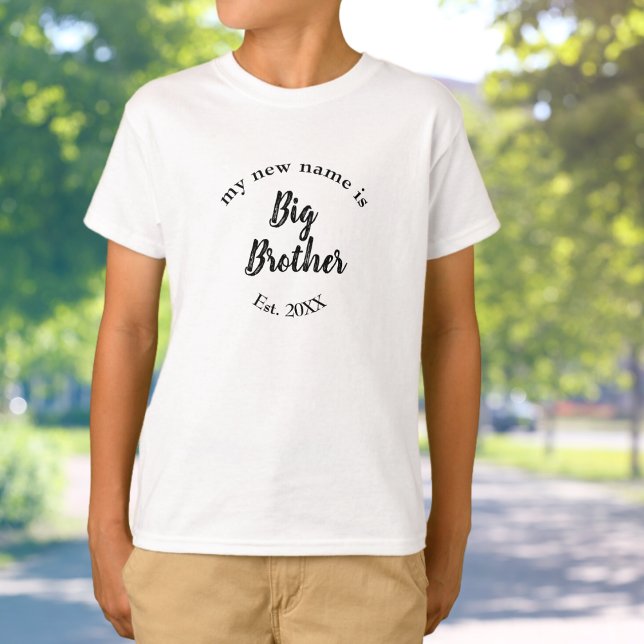 Mein neuer Name ist Big Brother New Big Brother Es T-Shirt (Von Creator hochgeladen)