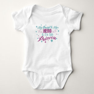 Mein Papa ist mein Held und ich bin seine Prinzess Baby Strampler