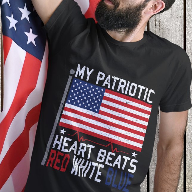 Mein Patriotisches Herz schlägt Red White Blue T-Shirt (Von Creator hochgeladen)