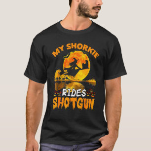 Mein Shorkie-Hund fährt mit der Hexe an Halloween  T-Shirt