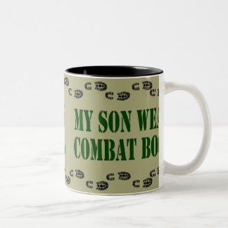 Mein Sohn trägt Kampf-Stiefel-Tasse Zweifarbige Tasse