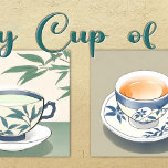 Mein Teekessel<br><div class="desc">Der My Cup of Tea Teapot vereint das klassische Teetrinken mit vier zarten Teetassen,  die zum Schlucken bereit sind. Die Becher liegen auf einem eleganten,  vergoldeten Hintergrund und sind eine charmante Ergänzung zu jeder Küche oder Tee-Party.</div>