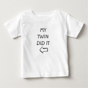 **MEIN TWIN*** HAT DEN T - SHIRT DES KINDES GESCHA