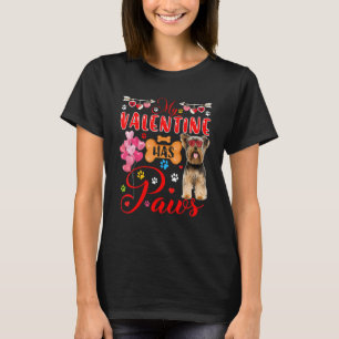 Mein Valentine hat eine Paws Yorkshire Terrier-Son T-Shirt
