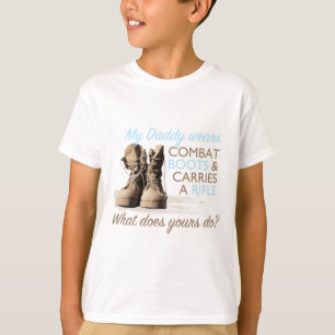 Mein Vati trägt Kampf-Stiefel T-Shirt