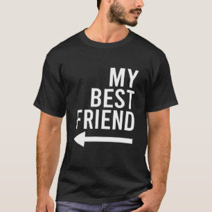 Meine beste Freundin mit Arrow, die auf die rechte T-Shirt