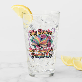 Meine Bücher beurteilen mich nicht... Glas