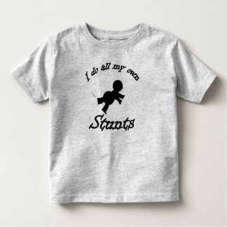 meine eigenen Stunts Kleinkind T-shirt
