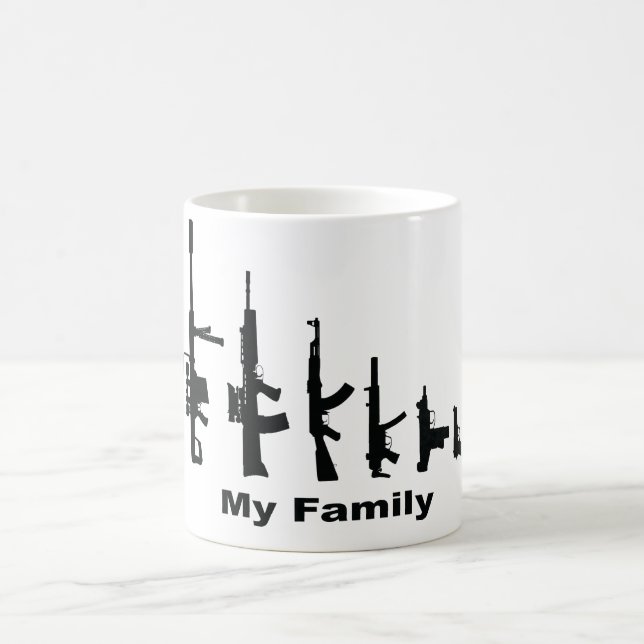 Meine Familie (i-Liebe-Gewehre) Kaffeetasse (Mittel)