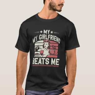 Meine Freundin schlägt mich Lustiges Grafikdesign T-Shirt