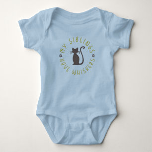 Meine Geschwister haben Schnurrhaare Baby Strampler