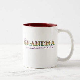 MEINE GROSSMUTTER IST AUF JEDE ART… PRAKTISCH ZWEIFARBIGE TASSE