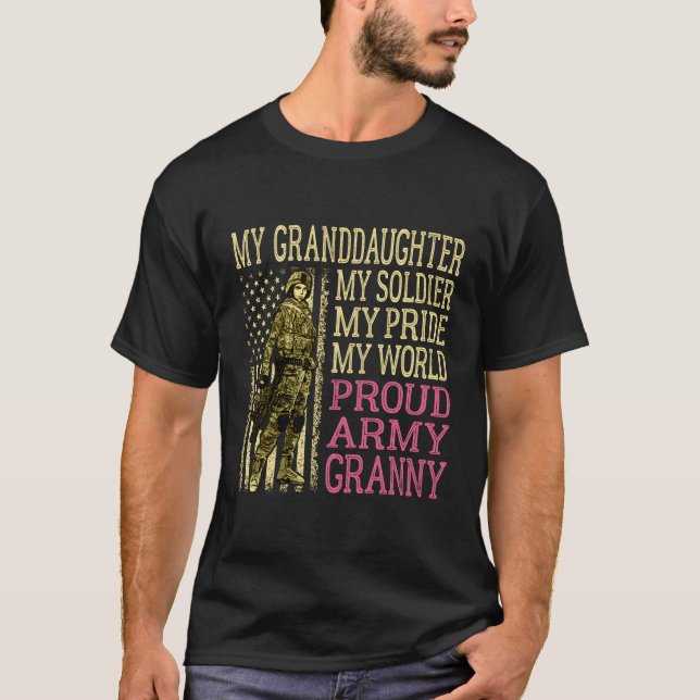 Meine Großtochter, mein Soldat Hero Proud Army Gra T-Shirt (Vorderseite)