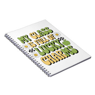 Meine Klasse ist voll von glücklichen Charmen Patr Notizblock