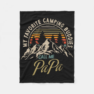 Meine Lieblings-Camping-Kumpels nennen mich Papa V Fleecedecke