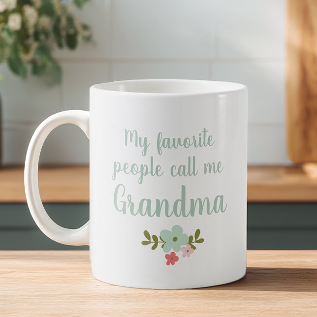 Meine Lieblings-Leute nennen mich Oma Kaffeetasse (Personalized Mug for Grandma, Nana, Oma, or Gigi!)
