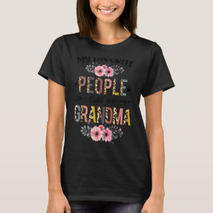 Meine Lieblingsmenschen nennen mich Oma Happy Moth T-Shirt