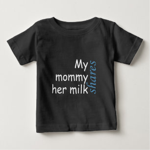 Meine Mama teilt ihr weißes und blaues Schreiben Baby T-shirt