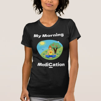 Meine morgendliche Medikation unter einem Baum im  T-Shirt