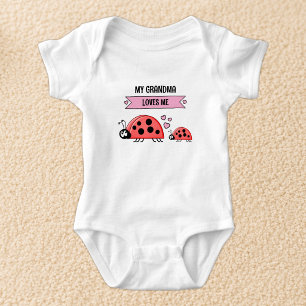 Meine Oma liebt mich Marienkäfer rosa Baby Strampler
