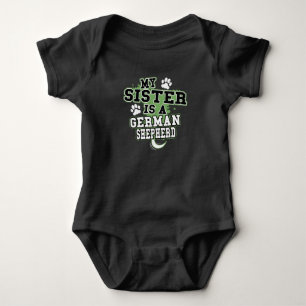 Meine Schwester ist ein deutscher Hirtenfunny Baby Strampler