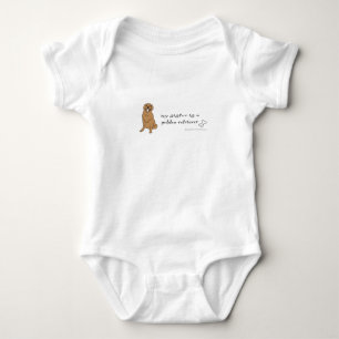 Meine Schwester ist eine goldene Retriege, die imm Baby Strampler