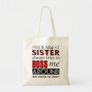 Meine Schwester versucht, mich mit einer Tasche au