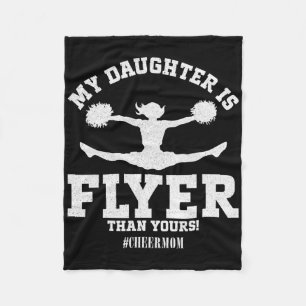 Meine Tochter ist fliegerischer als Eure Cheer-Mam Fleecedecke