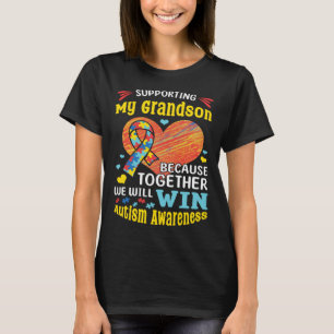 Meinen Enkel beim farbenfrohen Puzzle unterstützen T-Shirt