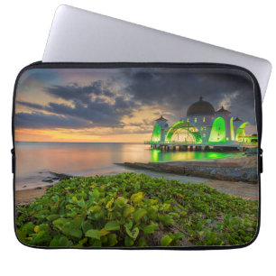 Melaka während Sonnenuntergangs   Masjid Selat Laptopschutzhülle