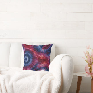 Melancholisches Rot Blau und Lila Tie Dye Spirale  Kissen