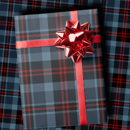Melancholisches Schieferblau und tiefrotes Tartan- Geschenkpapier