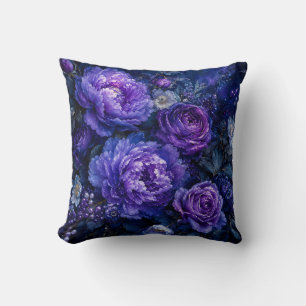Melancholisches Tiefes Indigoblau und Lila Florale Kissen
