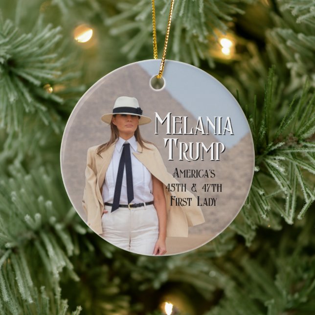 Melania Trump 47. First Lady 2024 Weihnachten Keramik Ornament (Baum)