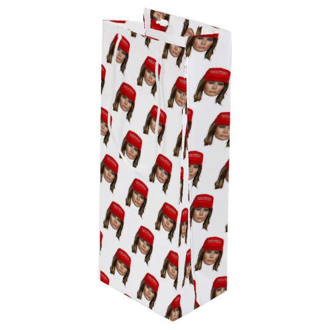 Melania Trump MAGA Weihnachten Geschenktüte Für Weinflaschen (Vorderseite Schrägansicht)