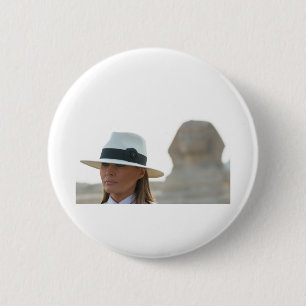 Melania-Trumpf-Sphinx Button