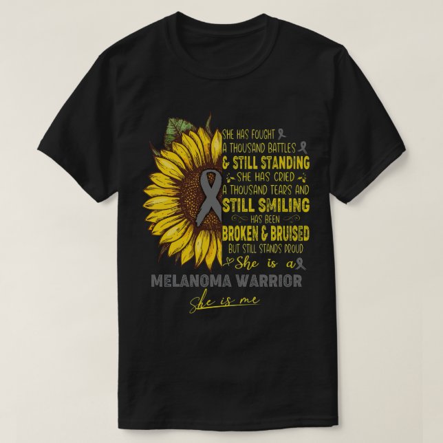 Melanom Bewusstsein Sie ist ein Melanom Kriegerin  T-Shirt (Design vorne)
