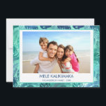 MELE KALIKIMAKA HAWAIIAN TROPICAL BEACH FOTO FEIERTAGSKARTE<br><div class="desc">Blaue und grüne türkisfarbene Imitate Foil MELE KALIKIMAKA - Frohe Weihnachten Hawaiian Tropical Palm Leaf Familie Foto Weihnachtskarte. Das Bild und der Familienname können auf dieser einfachen Strand- oder Küstenurlaub Weihnachtsfamilienfotokarte ersetzt werden.</div>