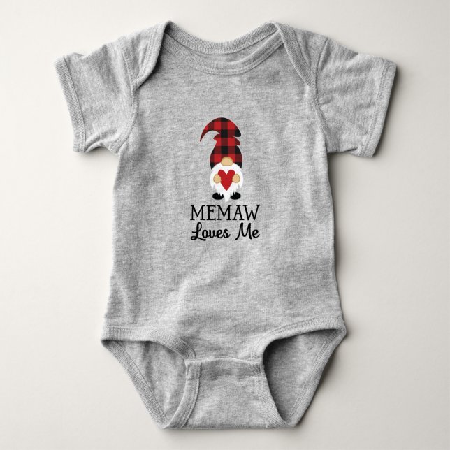 Memaw Loves Me Buffalo Plaid Gnome Baby Strampler (Vorderseite)