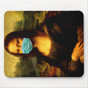 Meme Funny. Maske um Gesicht. Mona Lisa in Quarant Mousepad