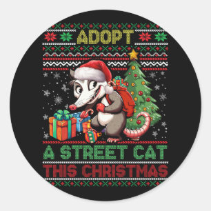Meme Xmas Adoptierte A Street Cat Santa Opossum Me Runder Aufkleber
