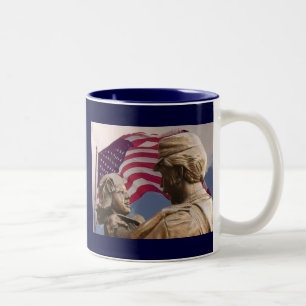 Memorial-Day-Heimkehr Zweifarbige Tasse