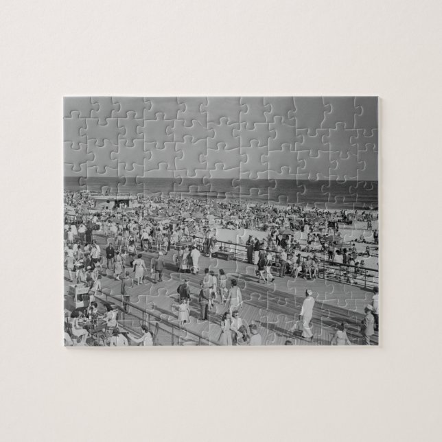 Menge auf Strand Puzzle (Horizontal)
