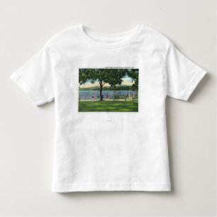 Mengen am Strand und am Park auf Chautauqua Kleinkind T-shirt