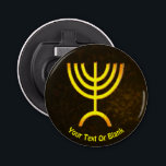 Menorah Flame Flaschenöffner<br><div class="desc">Eine braune und goldene digitale Darstellung der jüdischen siebenverzweigten Menorah (Hebräisch: מְ נ וֹ רָ ). Fügen Sie unseren eigenen Text hinzu. Die siebenverzweigte Menorah, die im tragbaren Set von Moses in der Wildnis und später im Tempel in Jerusalem verwendet wird, ist seit der Antike ein Symbol des Judentums und...</div>