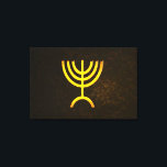 Menorah Flame Leinwanddruck<br><div class="desc">Eine digitale Darstellung der jüdischen siebenverzweigten Menorah (Hebräisch: מְ נ וֹ רָ ). Fügen Sie Ihren eigenen Text hinzu. Die siebenverzweigte Menorah, die im tragbaren Set von Moses in der Wildnis und später im Tempel in Jerusalem verwendet wird, ist seit der Antike ein Symbol des Judentums und das Emblem des...</div>